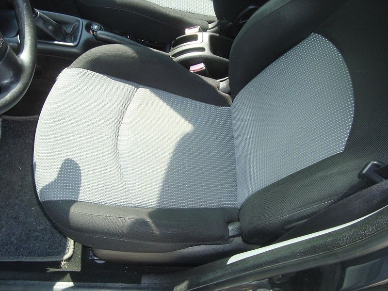 Peugeot 206 (2004) 1,4 HDI - fotka 9 z 14