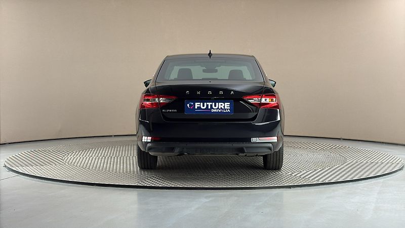 Škoda Superb 1.5 TSI DSG Style - fotka 5 z 27