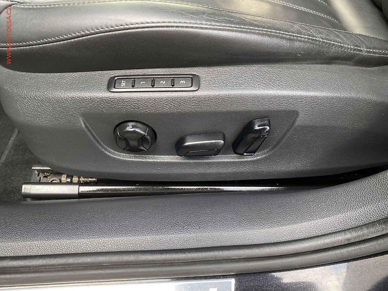 Škoda Superb (2016) 2.0 TDI 4x4, Style, DSG, kůže - fotka 14 z 19