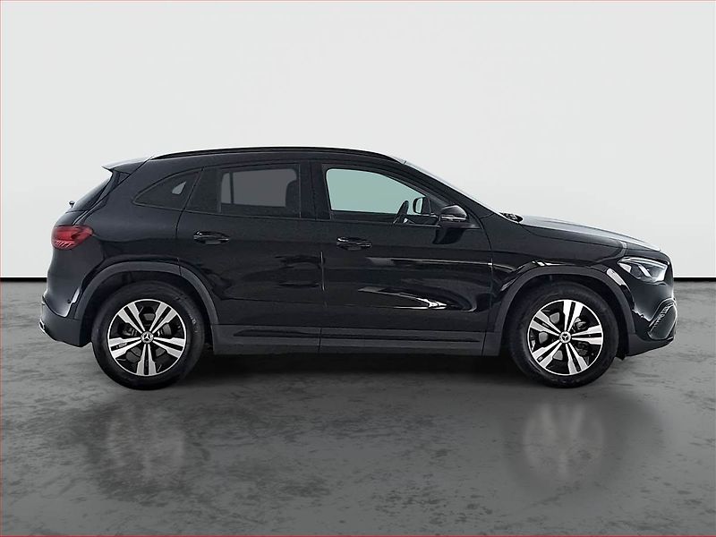Mercedes-Benz GLA (2025) 200 - fotka 6 z 23