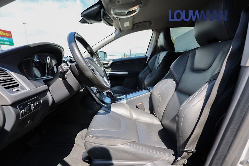 Volvo XC60 2.0 D4 Ocean Race - fotka 15 z 26