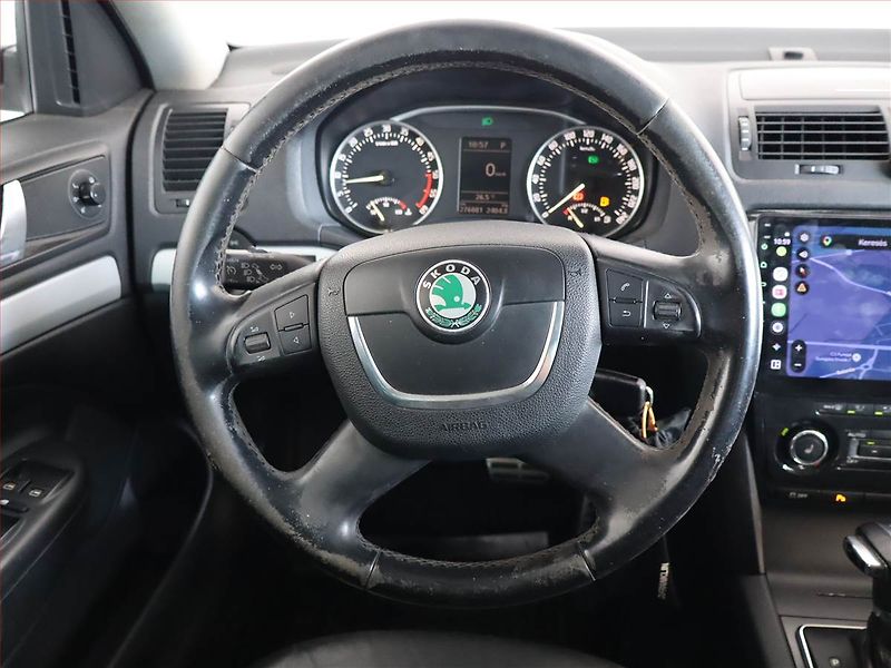 Škoda Octavia (2011) Scout 2.0 TDI, 4X4, Automat - fotka 16 z 21