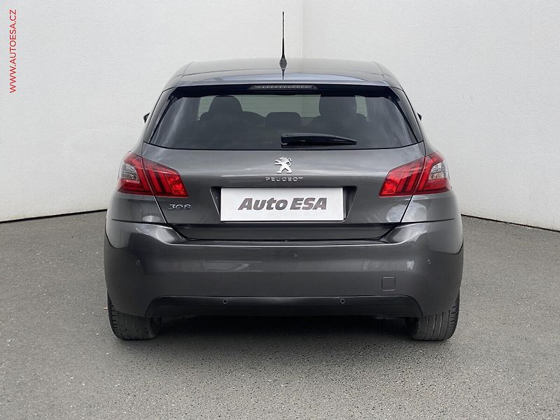 Peugeot 308 (2018) 1.2PT, Style, navi - fotka 5 z 18