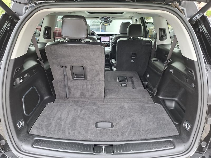 Jeep Grand Cherokee (2021) 3,6L V6 4x4 LIMITED, 6 míst - fotka 24 z 46