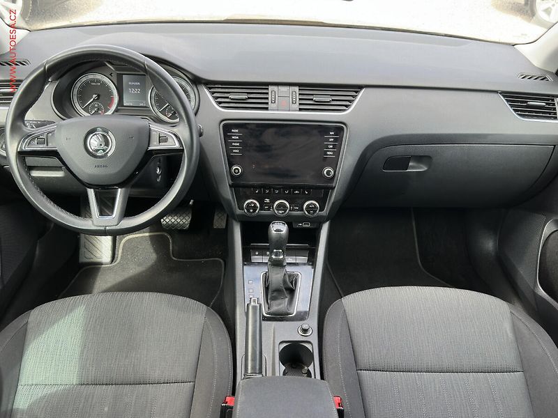 Škoda Octavia (2018) 2.0 TDi, DSG, LED, AC - fotka 8 z 24