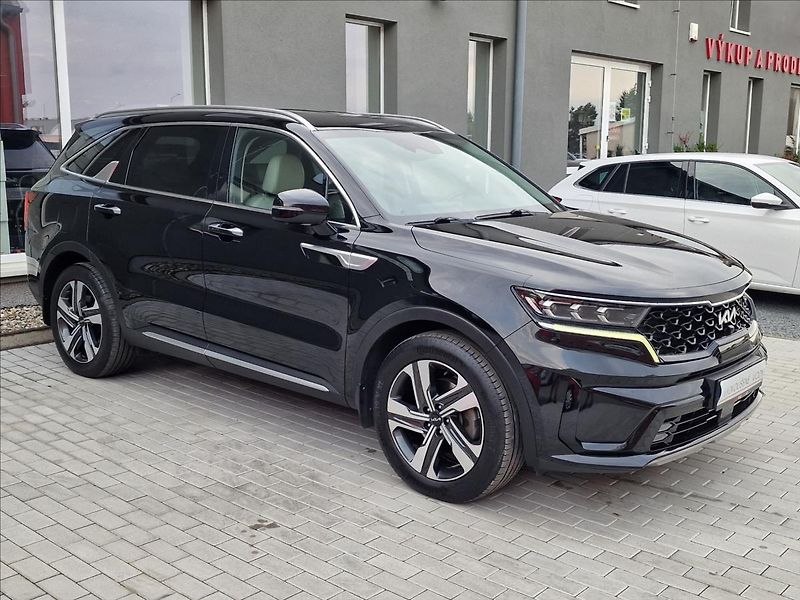 Kia Sorento 1.6T-GDi PHEV 4x4 Premium, ČR - fotka 2 z 50