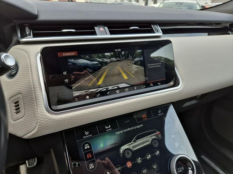 Land Rover Range Rover Velar 3,0 D300 R-Dynamic SE - fotka 16 z 19