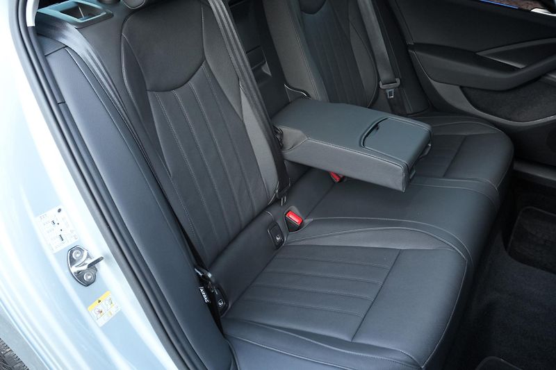 Škoda Superb 2.0 TSI, L&K, ČR, 4x4, Záruka - fotka 41 z 43