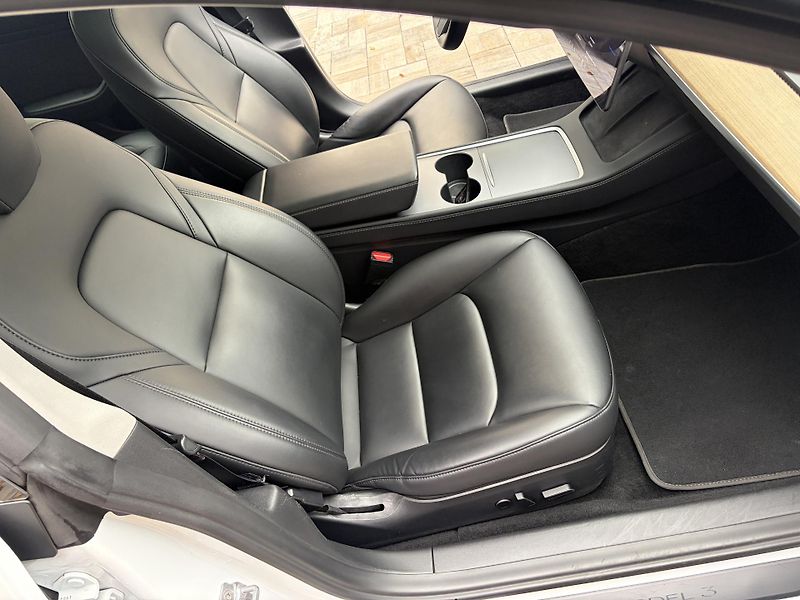 Tesla Model 3 (2021) SR+ 60, LFP, SOH:92% - fotka 13 z 14