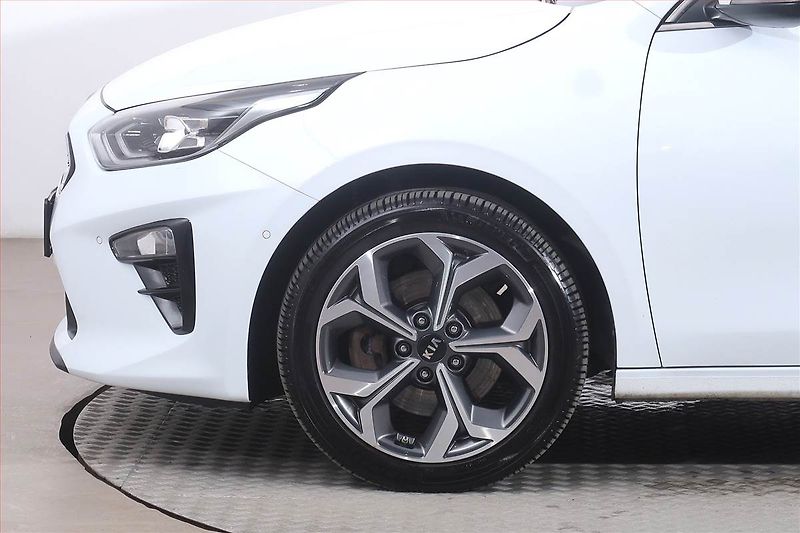Kia Ceed (2021) 1.6 CRDi MHEV, Automat - fotka 15 z 26