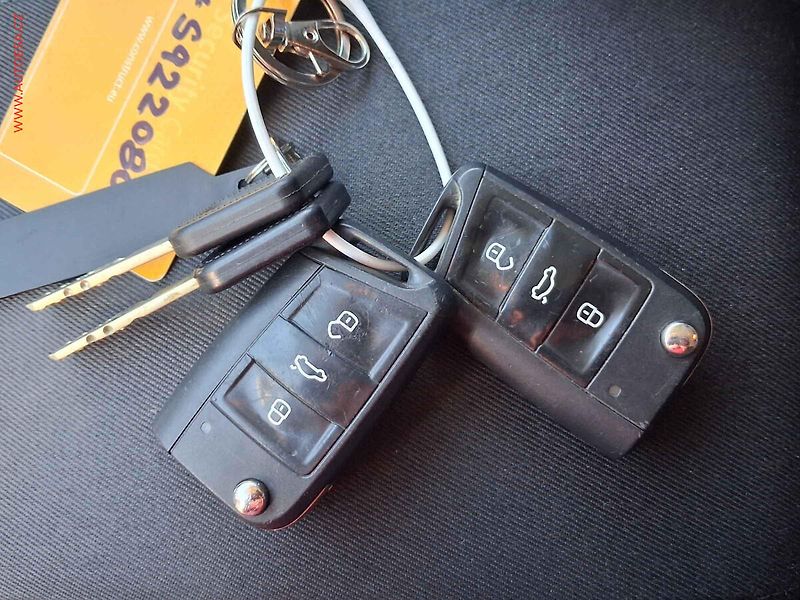 Škoda Octavia (2014) 1.6 TDi, STK8/28 - fotka 18 z 18