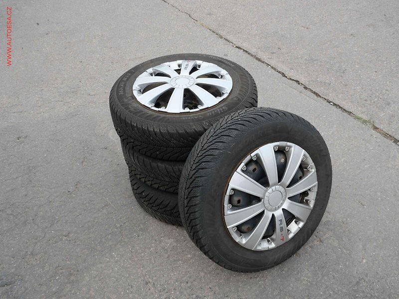 Škoda Fabia (2007) 1.2 HTP, 1.maj,ČR, Sport, - fotka 13 z 14