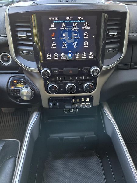RAM 1500 (2020) LARAMIE 5.7HEMI  - fotka 15 z 18