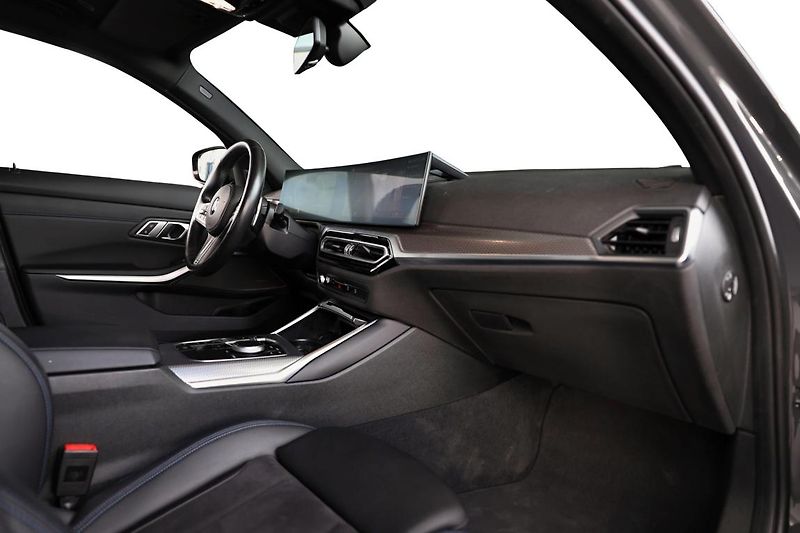 BMW Řada 3 330d xDrive Sedan - fotka 17 z 17
