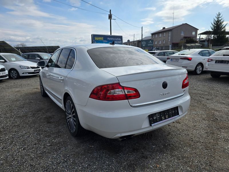 Škoda Superb (2013) 2.0 TDI 125KW Lau - fotka 5 z 23