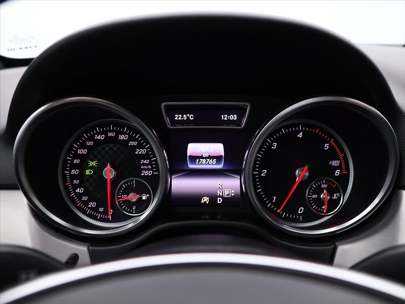 Mercedes-Benz GLE 3,0 350d 190 kW 4MATIC AMG - fotka 15 z 35