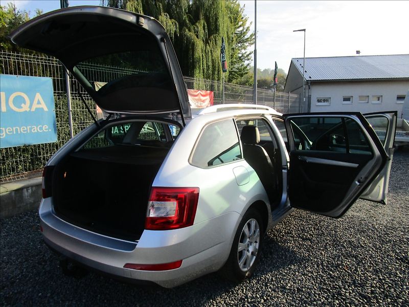Škoda Octavia Combi 1.6TDi Greenline, Bi-xen - fotka 43 z 56