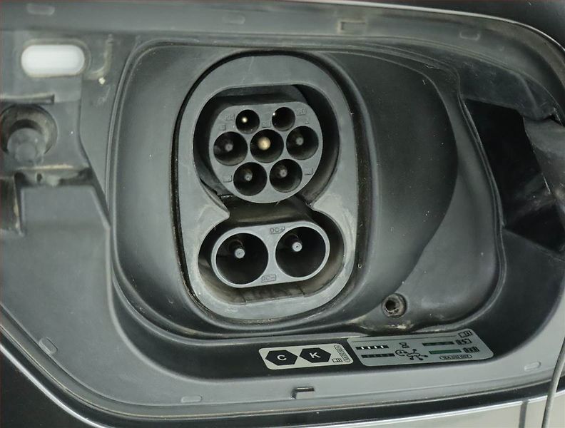 Volkswagen ID.3 (2021) Pro Perf. (62 kWh), SoH 87% - fotka 17 z 18