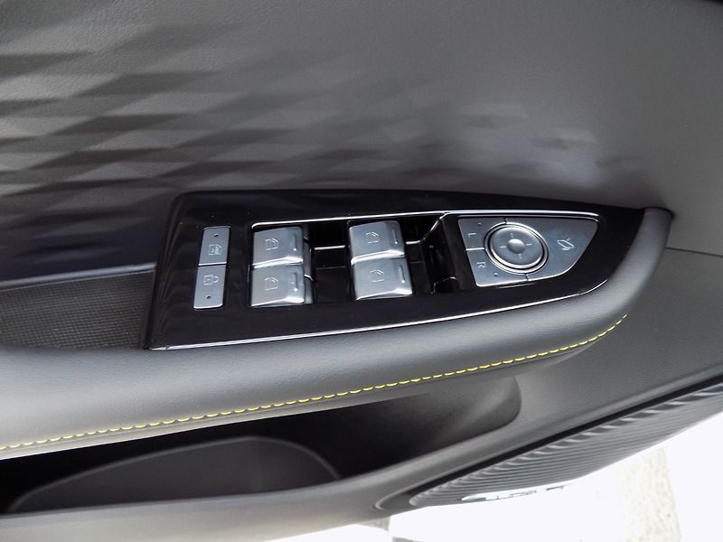 BAIC X5 (2025) 1.5T/AT/Pixel-Led/PANO/DPH/ - fotka 21 z 38