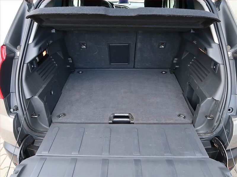 Peugeot 3008 (2011) 1.6 HDi, Navi, Tempomat - fotka 13 z 18
