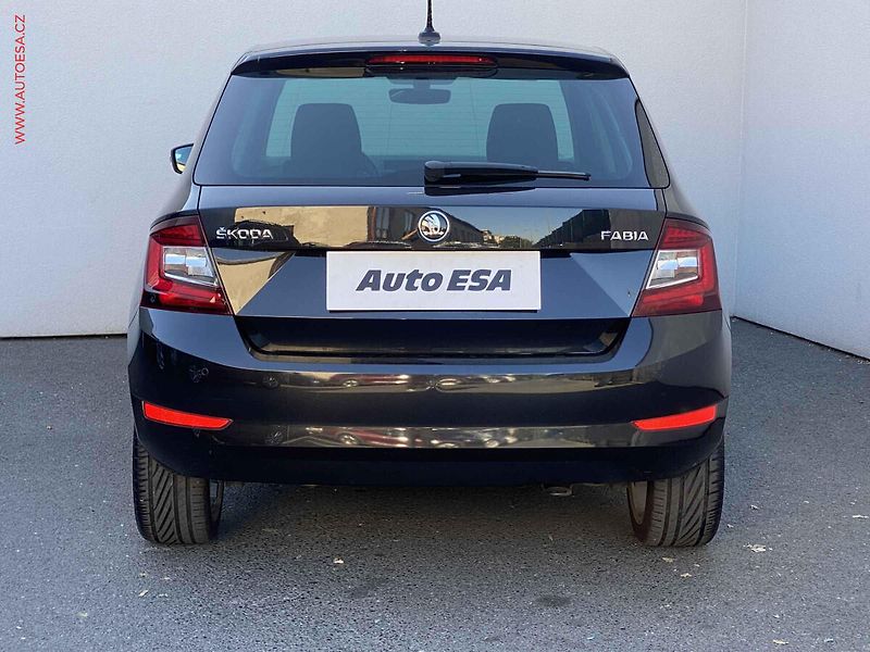 Škoda Fabia (2018) 1.0 TSi, Clever, navi - fotka 5 z 17