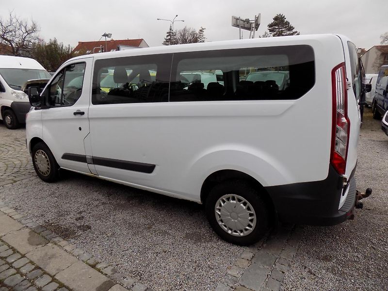 Ford Transit Custom 2,2 TDCI 92 KW L2H1 9 MÍST - fotka 17 z 50