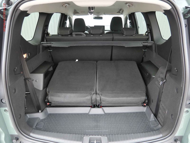 Dacia Jogger (2023) 1.0 Tce 7míst, 1.maj,ČR, LED - fotka 7 z 23