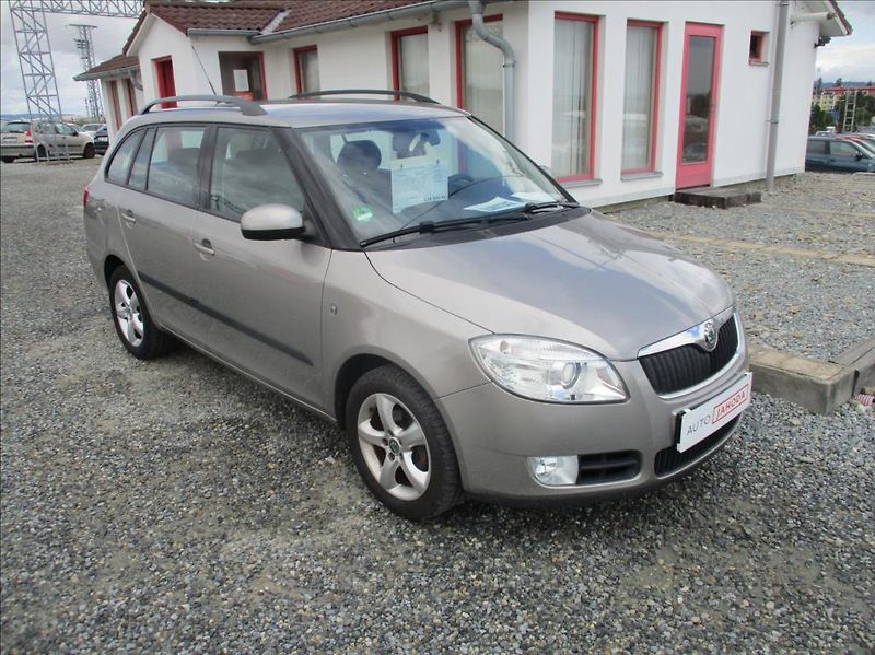 Škoda Fabia 1,4 i 16v,aut.klima,serv.kn. - fotografie inzerátu