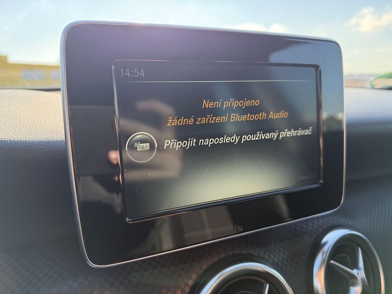 Mercedes-Benz Třídy A 180i SPORT LED NAVI SERVISKA - fotka 23 z 37