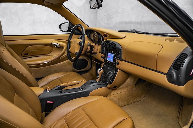 Porsche 911 911 Carrera 996 - fotka 9 z 19