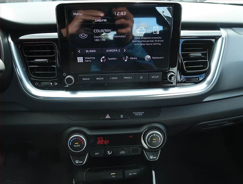 Kia Stonic (2023) 1.0 T-GDI, Serv.kniha - fotka 12 z 15