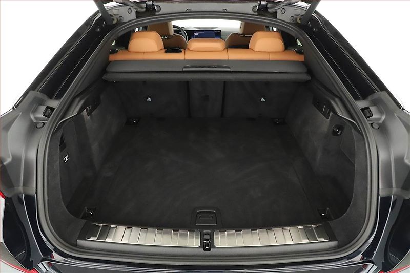 BMW X6 (2025) xDrive40i, M Paket, Navigace - fotka 19 z 21