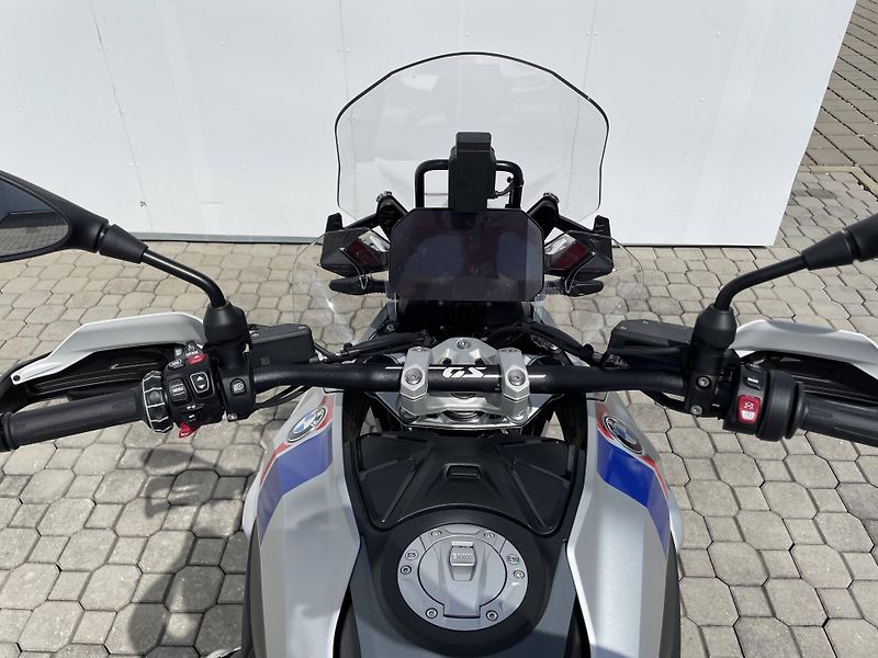 BMW (2026) R 1300 GS - fotka 12 z 14