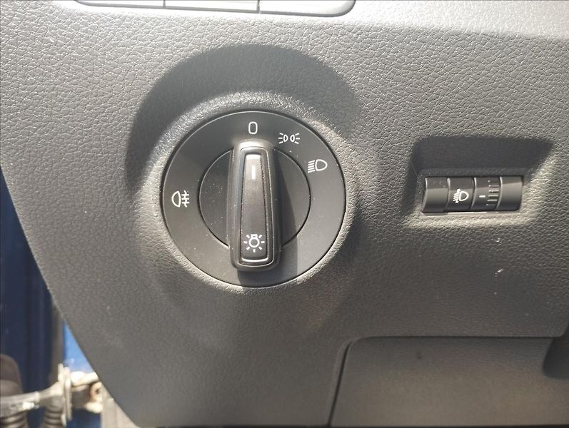Škoda Fabia 1,0 MPI 44KW - fotka 11 z 15