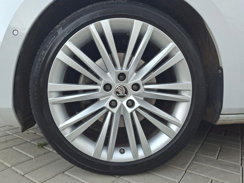 Škoda Superb (2023) Style DSG 1,5TSi 110kW - fotka 35 z 35