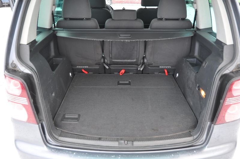 Volkswagen Touran 1.9TDi 77kW  - fotka 9 z 14