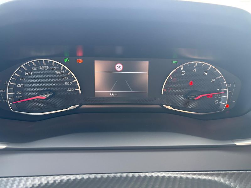 Peugeot 2008 STYLE PureTech 100 S&S MAN6 - fotka 14 z 22
