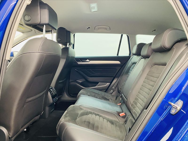 Volkswagen Passat 2,0 TDI DSG 4MOT 140 kW R-line - fotka 6 z 28