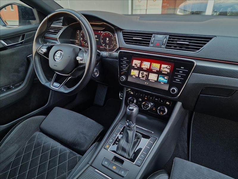 Škoda Superb 2.0TDI 147kW 4x4 DSG Sportline - fotka 38 z 50