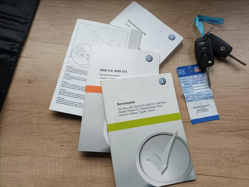 Volkswagen Touran 1,4 TSI,SERVIS,TAŽNÉ,VÝHŘEV - fotka 33 z 43