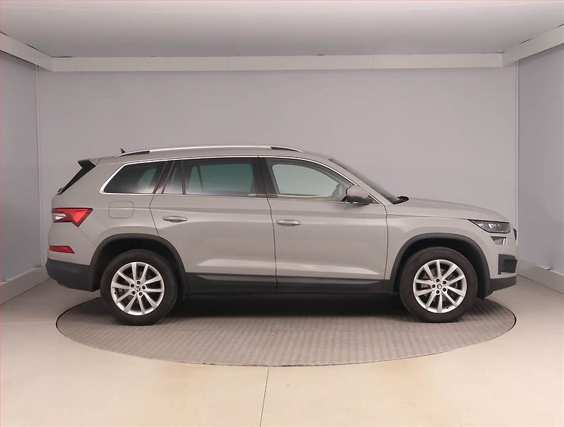 Škoda Kodiaq (2023) Style Plus 2.0 TDI - fotka 6 z 21