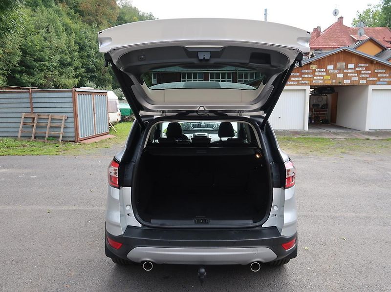 Ford Kuga (2018) 2,0TDCi,110kw,AP,4x4,18ALU - fotka 13 z 36