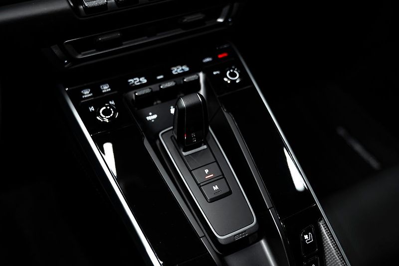 Porsche 911 Turbo S - fotka 15 z 22