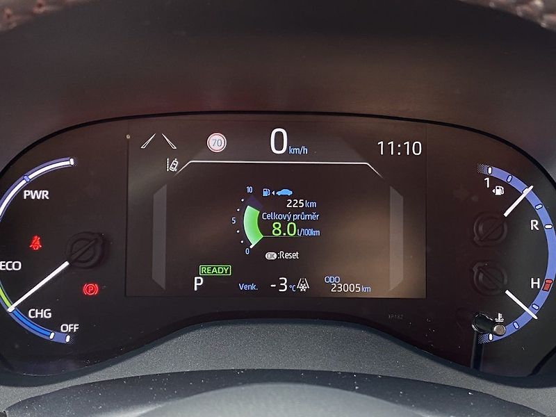 Toyota Yaris Cross 1.5HSD, ČR-1m, Executive, 4x4 - fotka 16 z 34