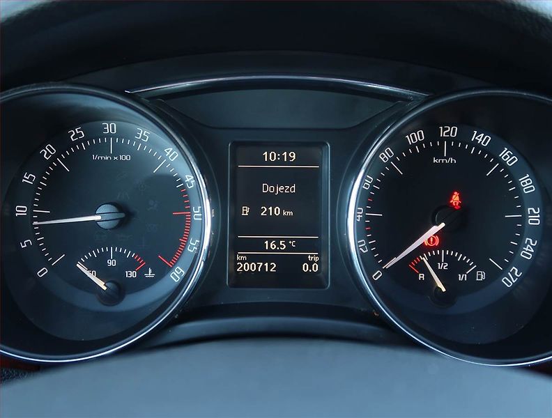 Škoda Superb (2009) Ambition Plus 2.0 TDI, Xenony - fotka 11 z 20