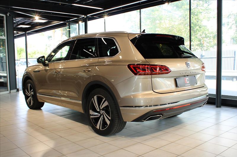 Volkswagen Touareg V6 TDi 210kW 4MOTION ACC/DYN/N - fotka 4 z 38