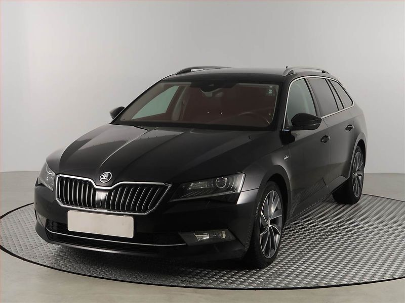 Škoda Superb (2019) Laurin&Klement 2.0 TDI, 4X4 - fotka 2 z 19
