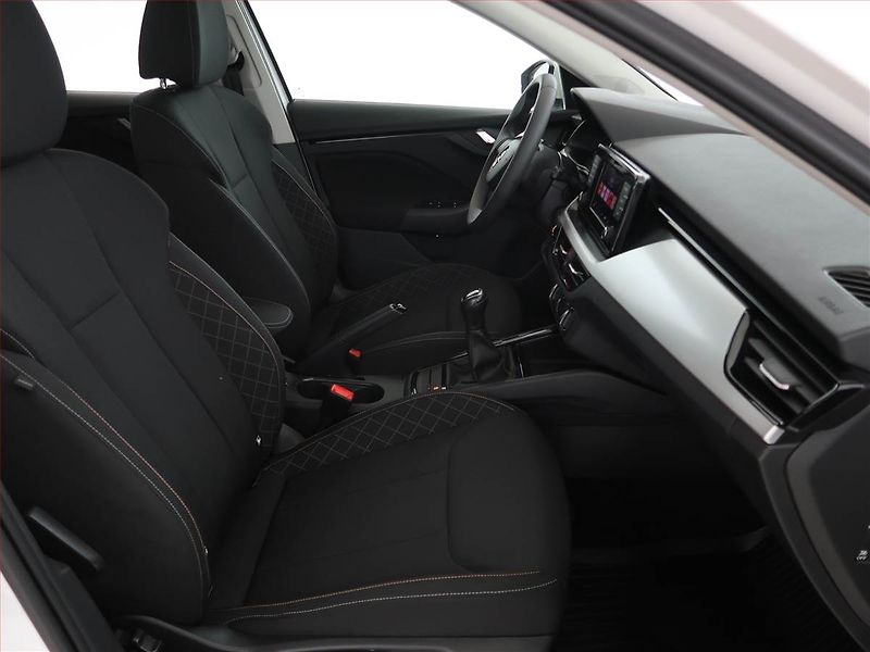 Škoda Scala (2022) 1.0 TSI, Serv.kniha, Tempomat - fotka 9 z 20