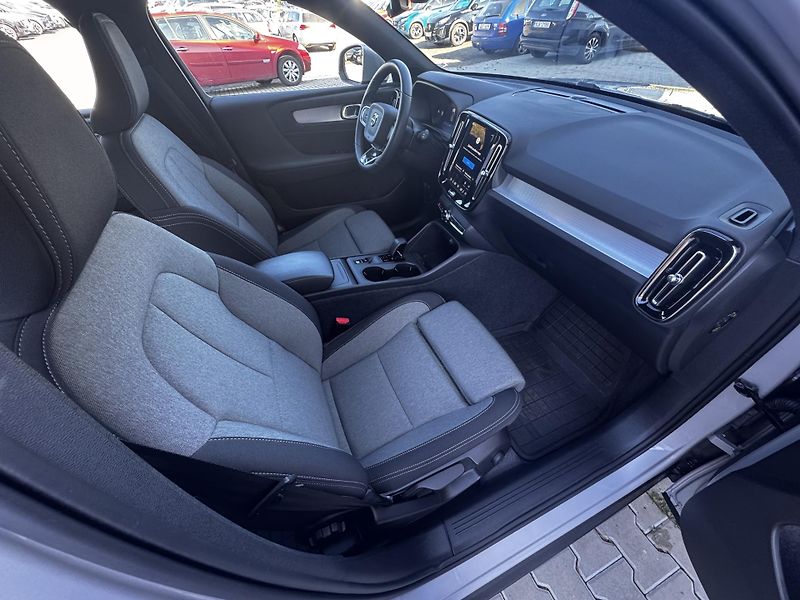 Volvo XC40 B3 FWD // 1. maj // ČR + kola - fotka 12 z 36