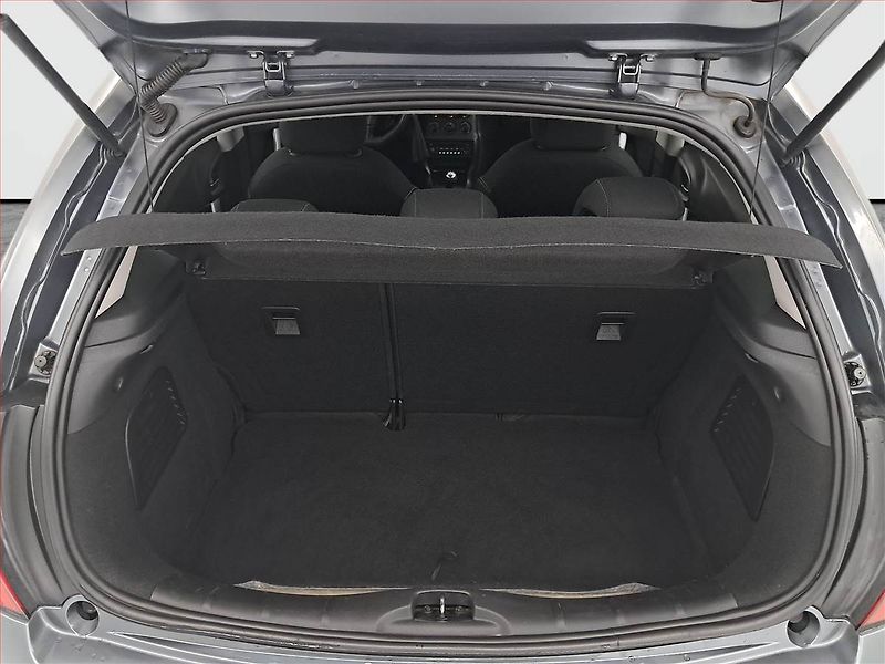 Citroën C3 (2010) 1.4 HDi, po STK, rezervace - fotka 13 z 13